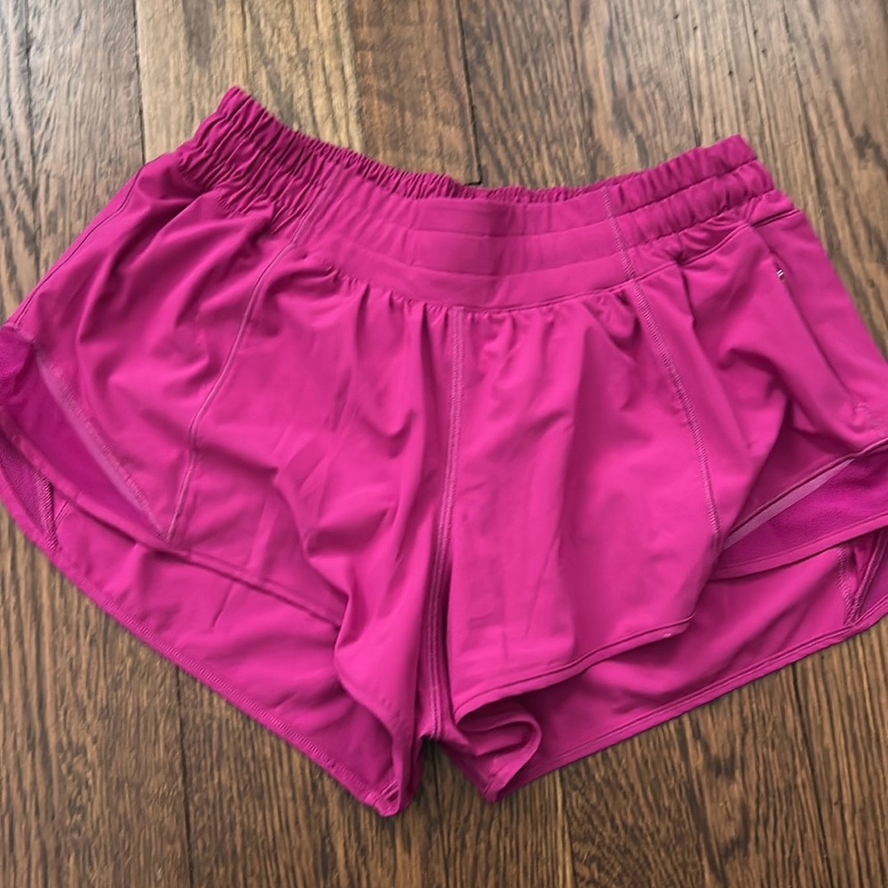 Hotty Hot Shorts LR 2.5” Ripened Raspberry - Picture 3 of 9
